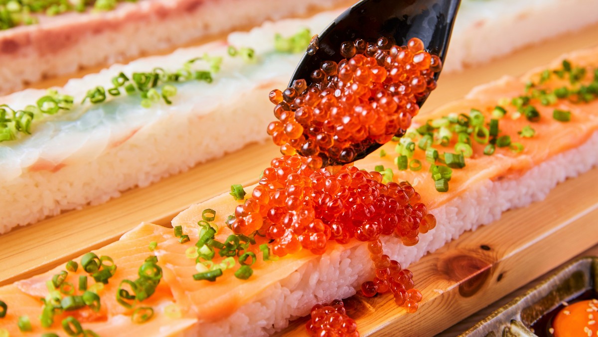 Yokohama Izakaya Offers Seafood Long Yukhoe For 50% OFF For A Limited Time