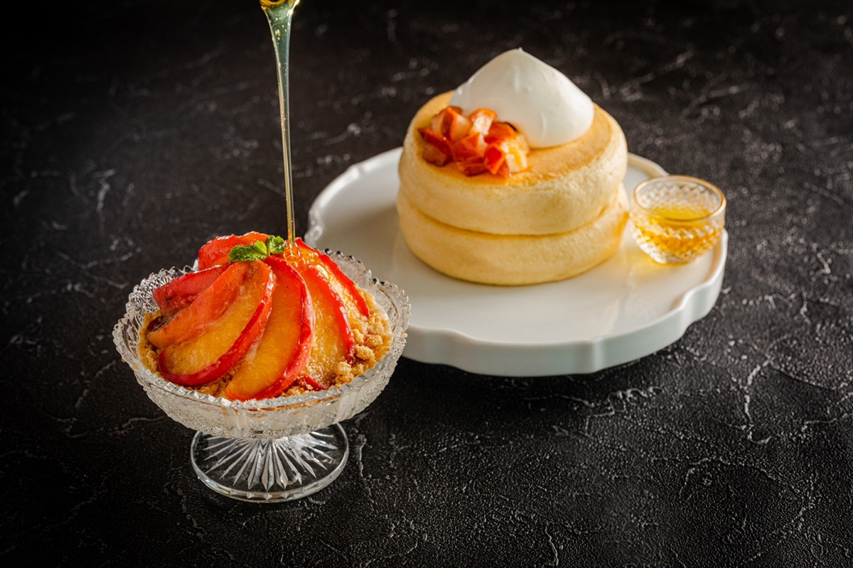 Ginza Cafe Launches Winter dessert "Hokkaido Hotcake Baked Apple"