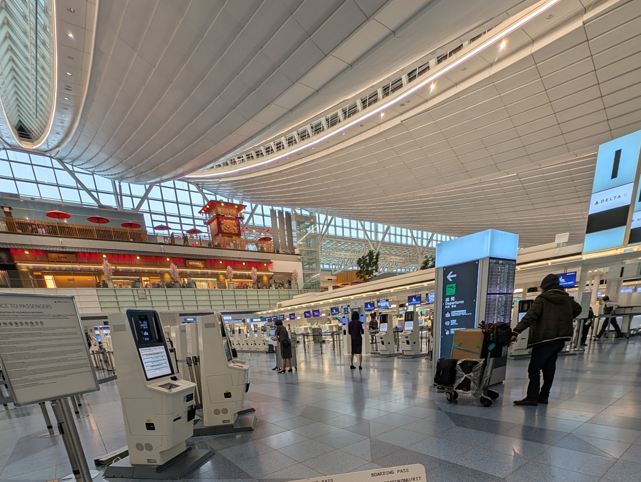 Haneda Airport Terminal 3: A Roaring Welcome for Inbound Tourists!